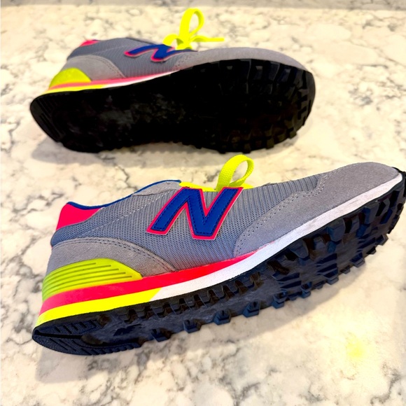 Worn twice— Vibrant New Balance 515 - size 8 - Picture 4 of 4
